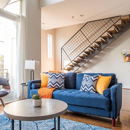 Frontdesk Nulu Apts Louisville Bagian luar foto
