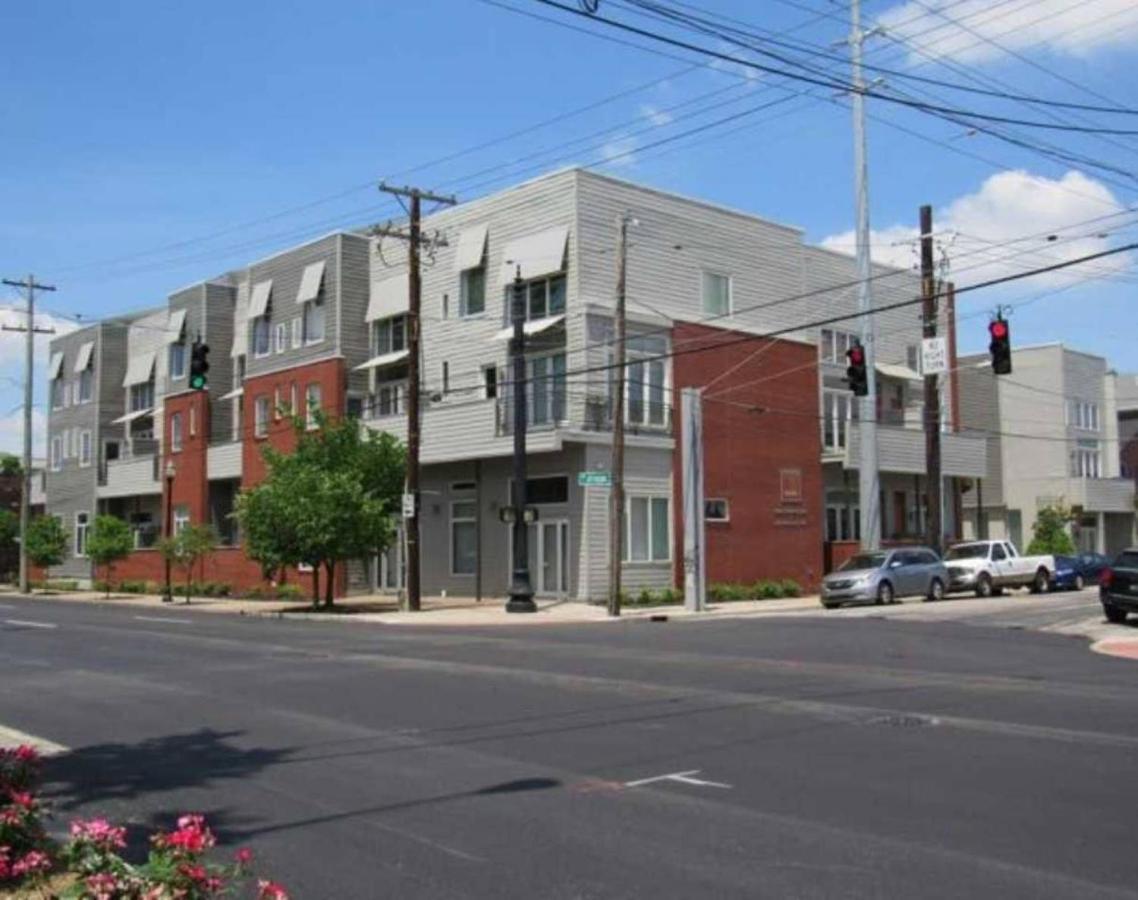 Frontdesk Nulu Apts Louisville Bagian luar foto